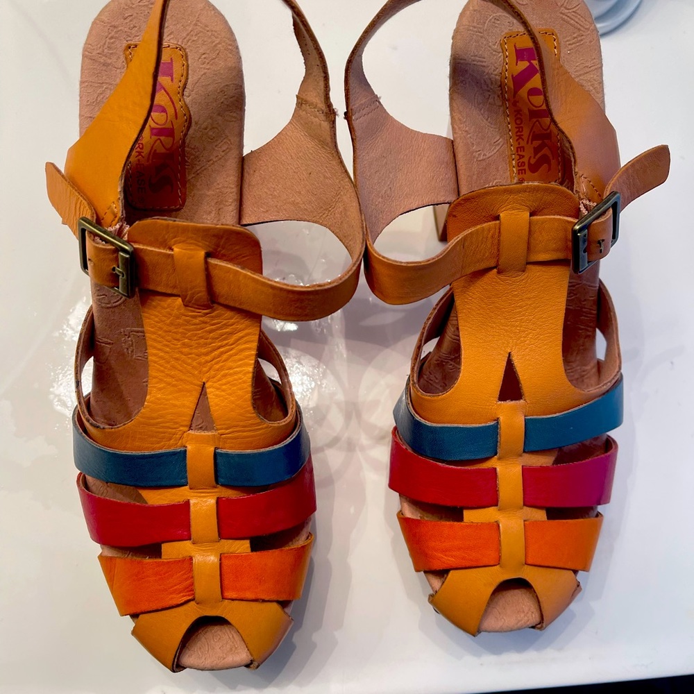 Multi Korts-Easy heel Slightly worn.